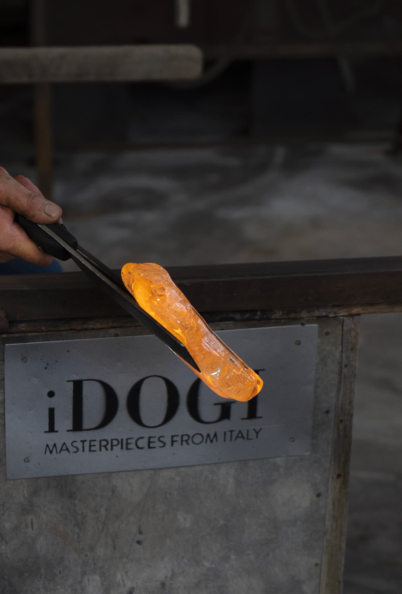 iDogi - iDOGI_Lavorazione-vetro-fornace-2_mobile